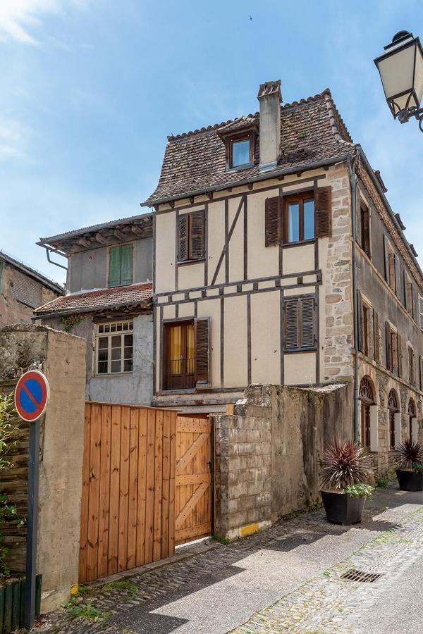 Logis face à l'Abbatiale Beaulieu-sur-Dordogne Exterior foto